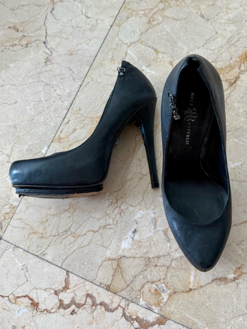 Rock & Republic Black Leather Platform Stiletto Pumps